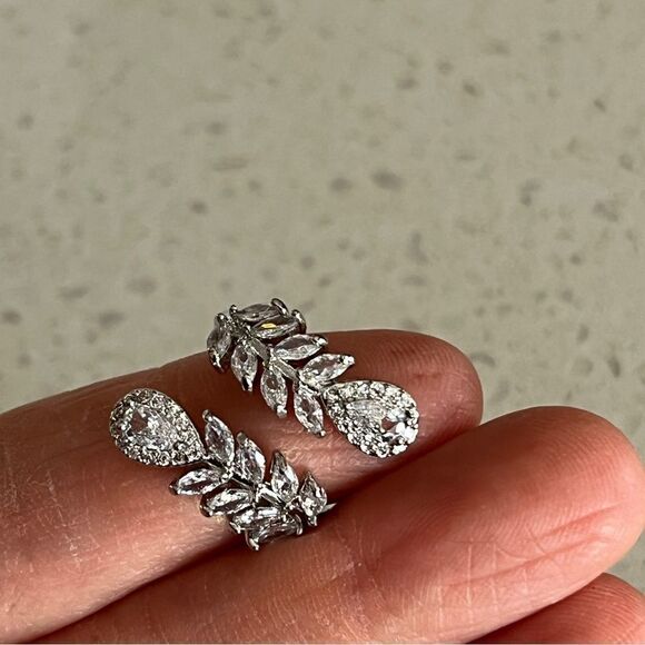 Water Drop Shape Cubic Zirconia stainless steel Ring - Picture 4 of 10